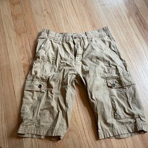 Levi tan shorts